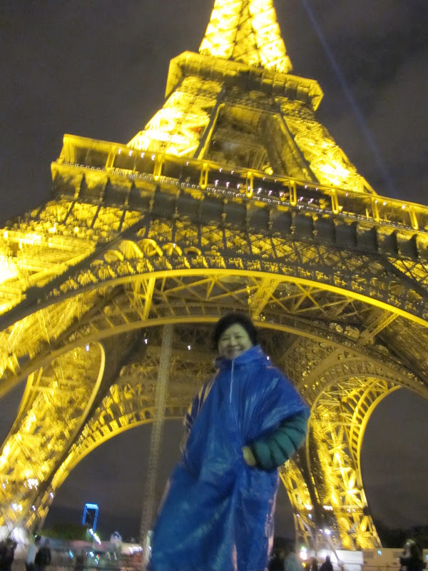 Paris: Hình ảnh tháp Eiffel vào buổi tối IMG_8069