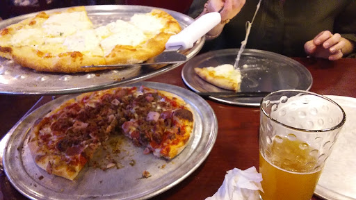 Pizza Restaurant «NY Pie (Hendersonville)», reviews and photos, 305 Indian Lake Blvd, Hendersonville, TN 37075, USA