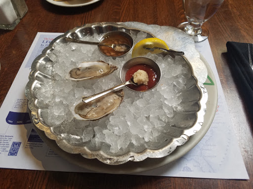 Seafood Restaurant «Legal Sea Foods», reviews and photos, 2099 Post Rd, Warwick, RI 02886, USA