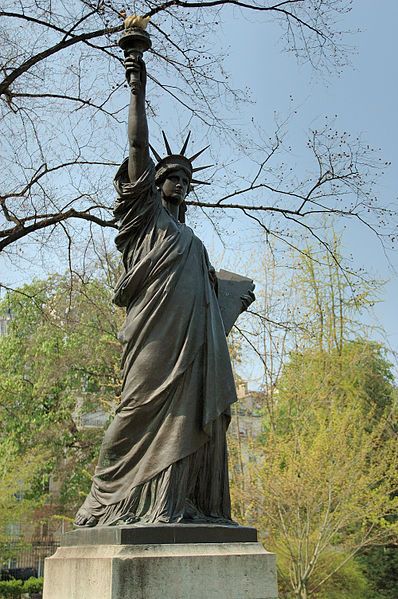 Paris: Vườn Luxembourg 398px-Statue_de_la_liberte