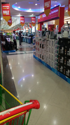 Lulu Hypermarket, Al Ain Rd, Baniyas East - Abu Dhabi - United Arab Emirates, Market, state Abu Dhabi