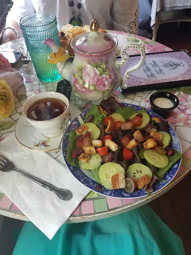 Tea House «The Tilted Teacup Tea Room and Boutique», reviews and photos, 103 S Saxon Ave, Brooksville, FL 34601, USA