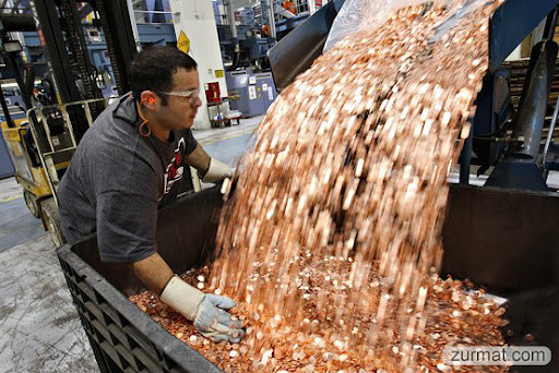 samsung-pays-apple-1-billion-sending-30-trucks-full-of-5-cents-coins.jpg