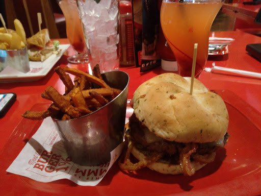 Hamburger Restaurant «Red Robin Gourmet Burgers», reviews and photos, 9965 N Michigan Rd, Carmel, IN 46032, USA