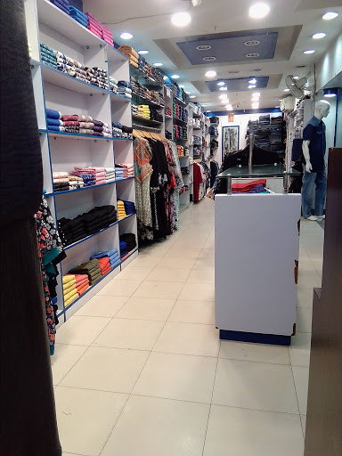 Pluss, Shivaji Marg, Janakpuri District Center, Janakpuri, Delhi, India, Plus_Size_Clothing_Store, state UP