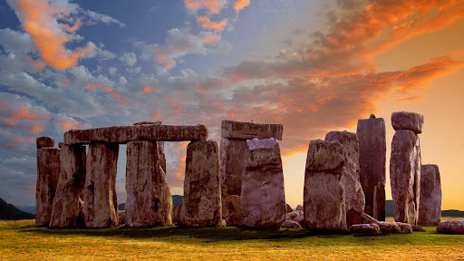 Stonehenge, Salisbury Plain, Wiltshire, England.jpg