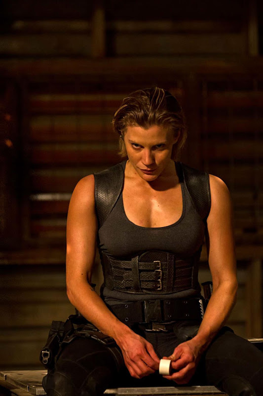 Riddick First Look at Katee Sackhoff as merc mercenary Dahl