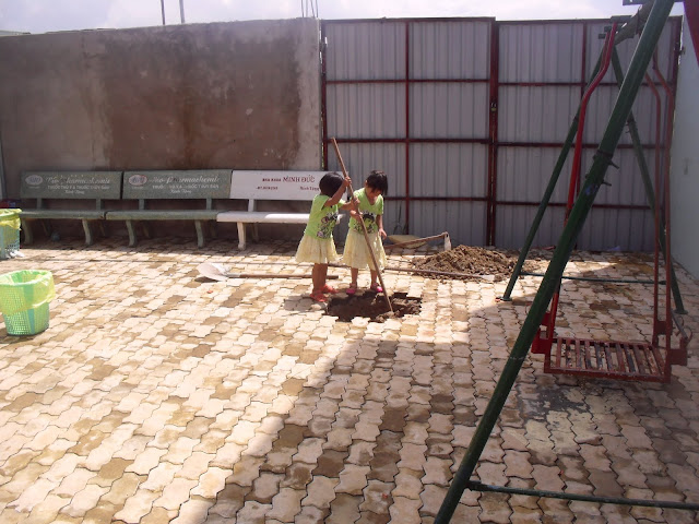 Nhận xin các loại quần áo, chăn gối cũ, đồ chơi, sách truyện cũ, để làm từ thiện.Thân - 32