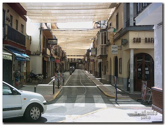 Calle Antonia Díaz esquina a Plaza Menéndez y Pelayo sobre los años 60. Foto actual julio 2013