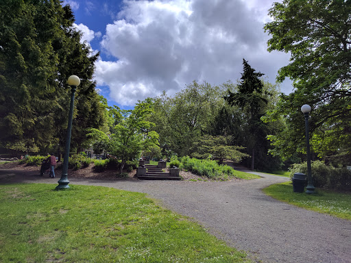 5849 15th Ave NE, Seattle, WA 98105, USA