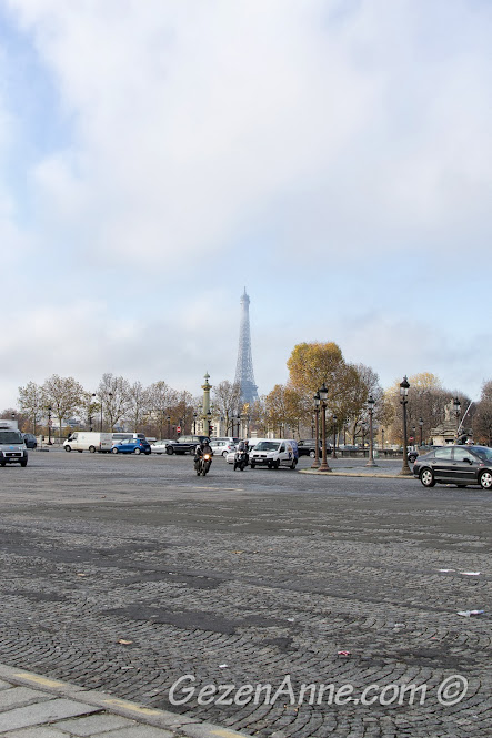 Concorde meydanından Eiffel kulesi manzarası, Paris