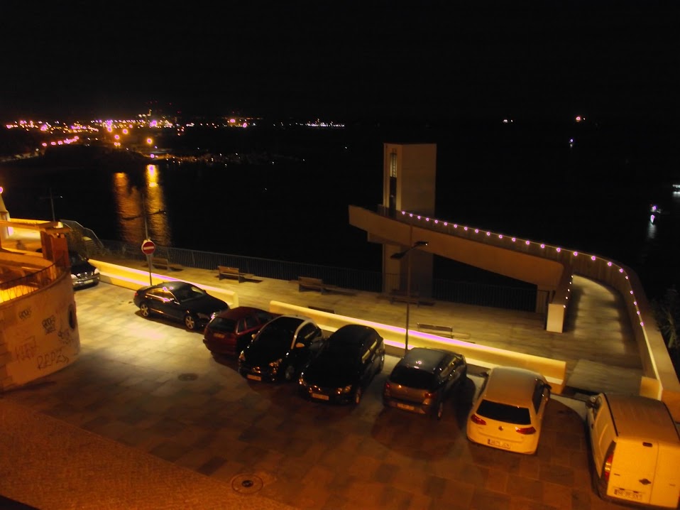 As paisagens apaixonantes desconhecidas nos períodos de nocturna e de dia no centro histórico para a oceânica costeira no sul de Sines  DSCF3427