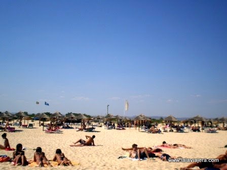 Playa de Isla Tavira, con Bandera Azul