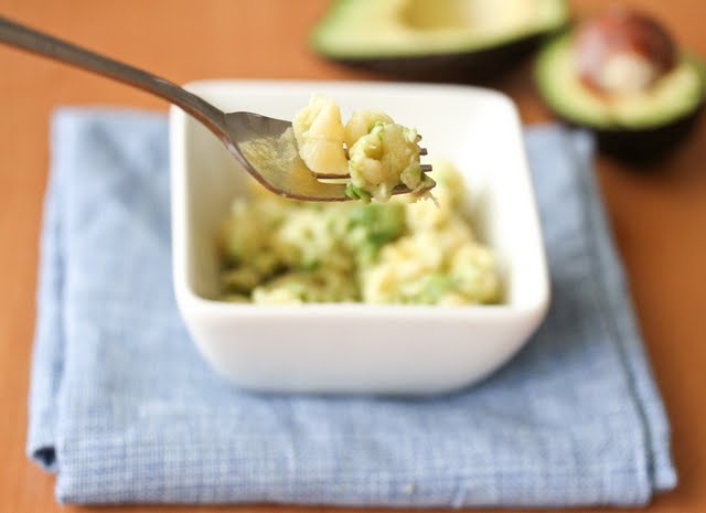 close-up photo of macaroni and cheese