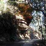 Big rock overhang on Dubbo Gully Rd (166766)