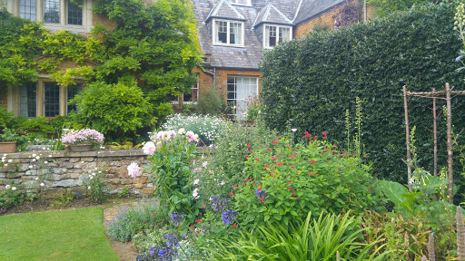 Coton Manor Gardens