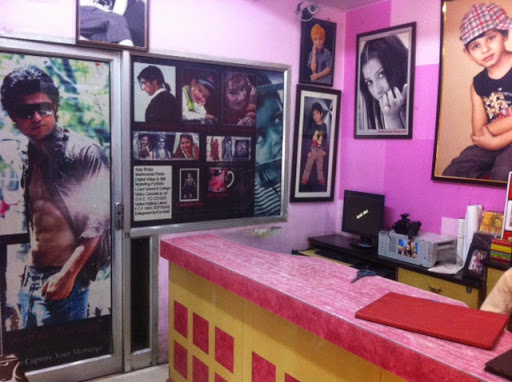 Krishna Studio & Colour Lab, Shop No. 6, 1st Floor, Meer Singh Market, Railway Road, Rajeev Colony, Narela, Delhi, 110040, India, Photo_Lab, state DL