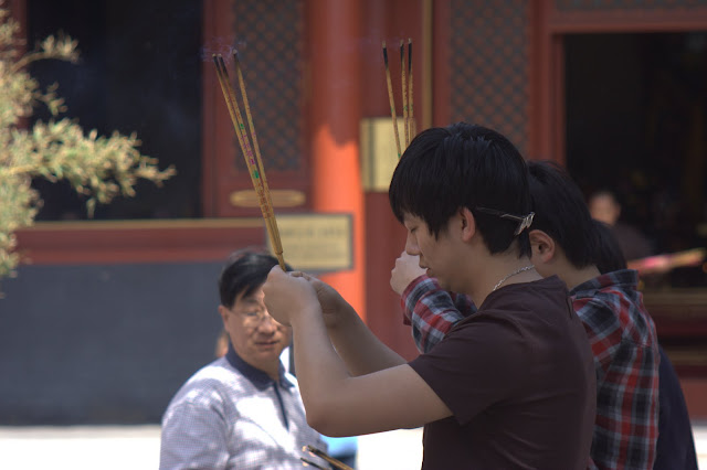 Ritos de oración frente a los templos, Templo de los Lamas, Pekín