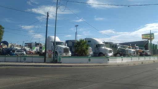 Derecha Trucks, Periférico Sur 22, Y Griega, 83293 Hermosillo, Son., México, Concesionario de camiones | SON