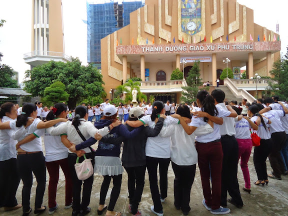 Giới trẻ Đa Minh: Ngọn lửa yêu thương giữa đời