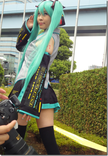 vocaloid 2 cosplay - hatsune miku from winter comiket 2010