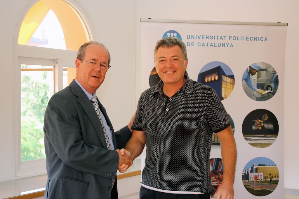 Xavier Claramunt, team leader, and Antoni Giró, UPC rector, at the UPC headquarters