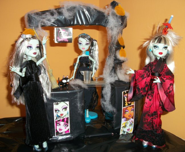 Fiesta DIY de Halloween de Bea-Trici: las tres Frankies juntas