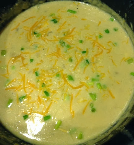 Crockpot creamy potato soup - MisMashedMom