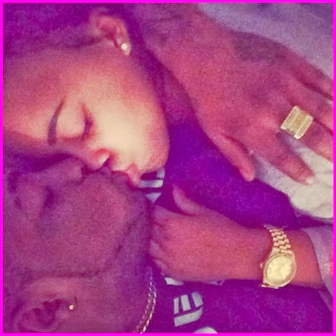 Davido Uploads Picture Of Him Kissing A Girl, Deletes It Immeditely - See The Picture 1