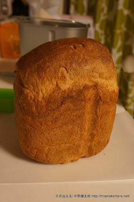 ホームベーカリーで焼いた初めてのパン