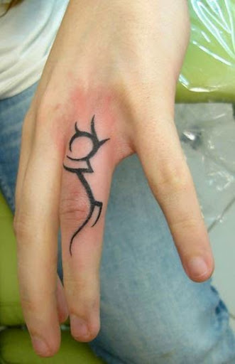 Finger%2520Tattoos%252040