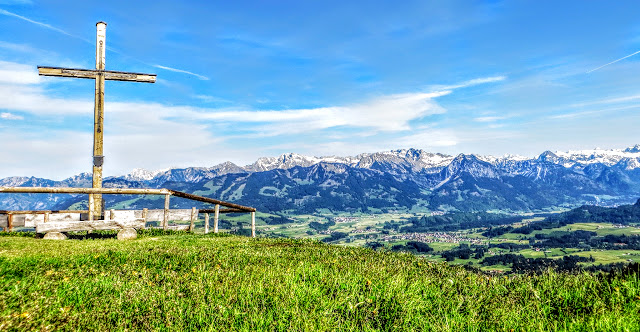 Ofterschwang Ofterschwanger Horn Gipfelkreuz Gunzesried Naturpark Nagelfluhkette Allgäu