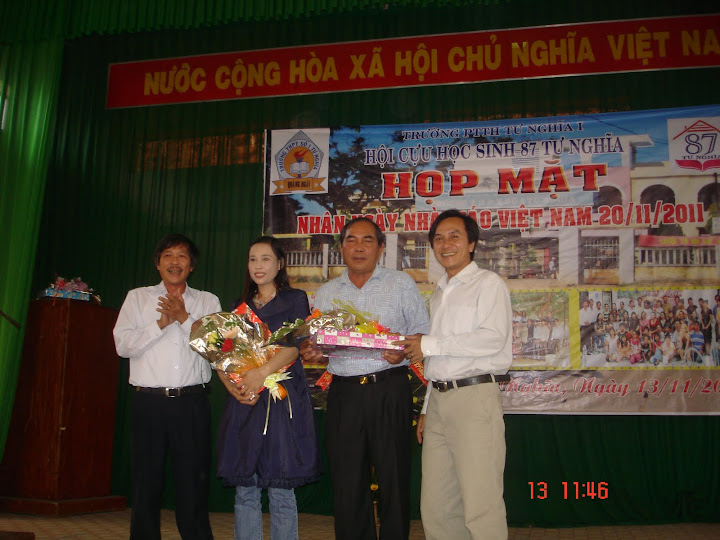 Chào mừng Ngày nhà giáo Việt Nam 20/11 2010 - Page 3 DSC00037