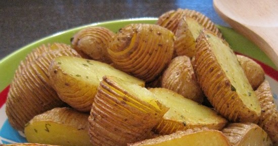 Aus´m Handgelenk ♥: Wohlfühlessen - Fächerkartoffeln mit Thunfischdip