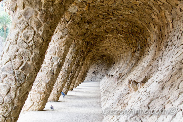 Park Güell'deki yüz sütunlu yol, Barselona