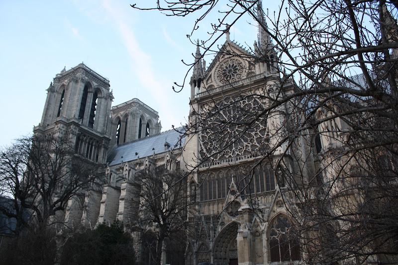 Notre-Dame Side