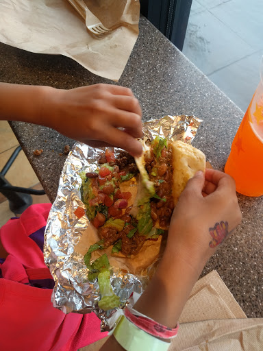 Mexican Restaurant «QDOBA Mexican Eats», reviews and photos, 26-31 NJ-208, Fair Lawn, NJ 07410, USA