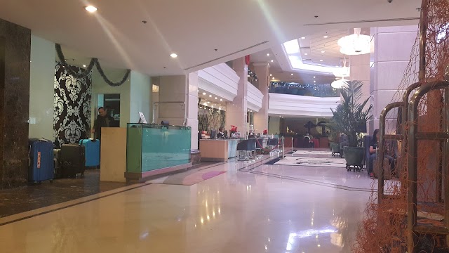 Promenade Hotel