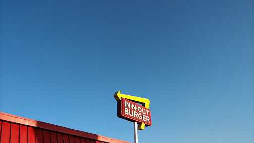 Hamburger Restaurant «In-N-Out Burger», reviews and photos, 6225 Foothill Blvd, Tujunga, CA 91042, USA