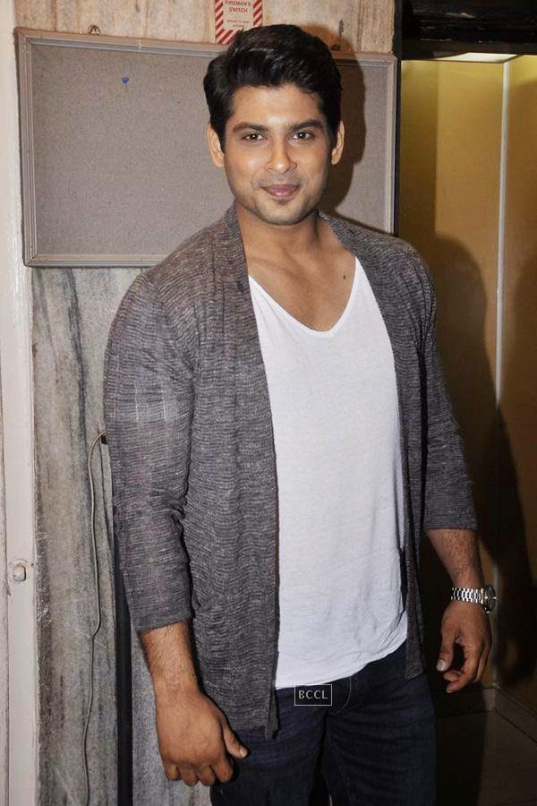 Sidharth Shukla during the cover launch of Star Week magazine, in Mumbai, on July 31, 2014. (Pic: Viral Bhayani)