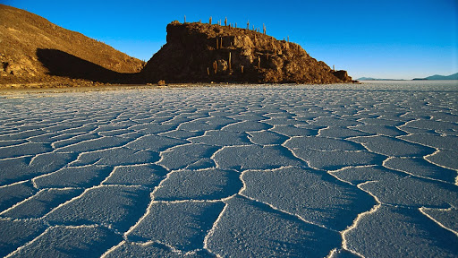 Salar de Uyuni Salt Pan, Altiplano, Potosi District, Bolivia.jpg