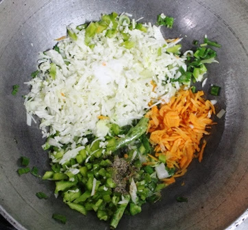 Vegetable Hakka Noodles Recipe | Indo-Chinese Vegetarian Noodles