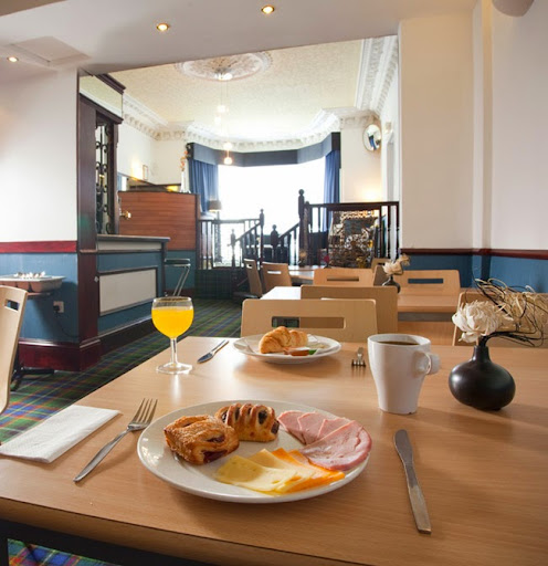 Piries Hotel