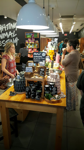 Cosmetics Store «Lush Cosmetics», reviews and photos, 316 King St B, Charleston, SC 29401, USA