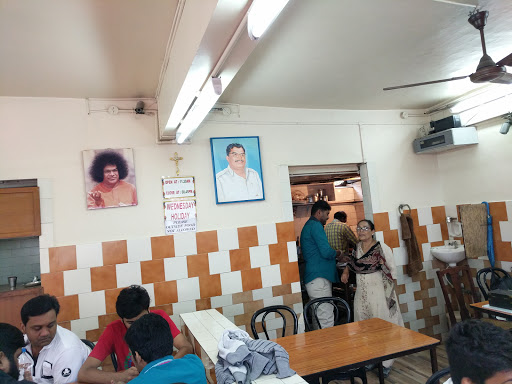 Tava Vegetarian Restaurant, Satya Complex, Poet Tyagaraja Rd, Kodaikanal, Tamil Nadu 624101, India, North_Indian_Restaurant, state TN