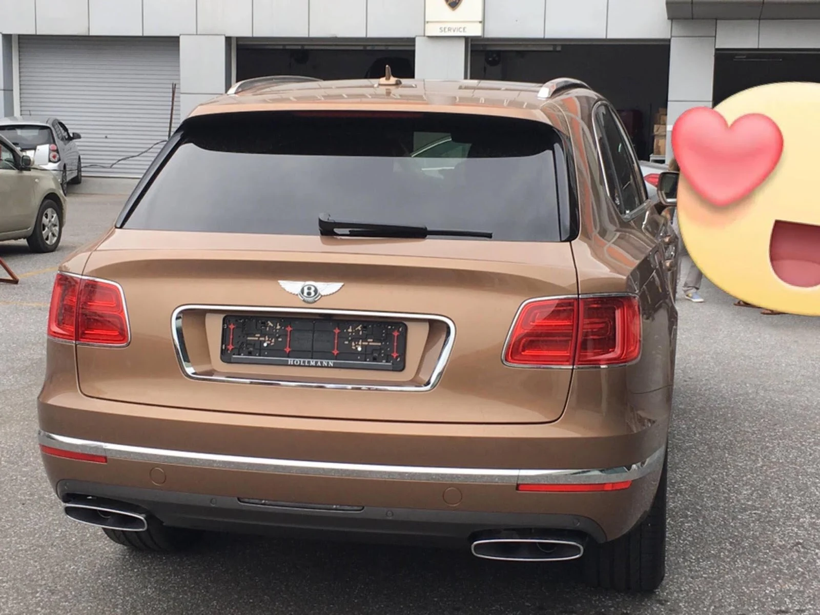 Cực HOT: Siêu SUV Bentley Bentayga đầu tiên đã xuất hiện tại Việt nam