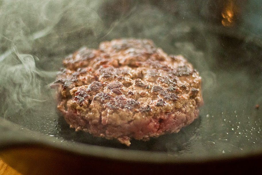 Котлета-галета, hamburger steak или рубленый бифштекс 