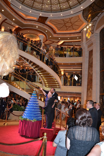 Полкруиза: Рим-Ливорно-Неаполь-Санторини-Афины на Crown Princess, июнь-июль 2012