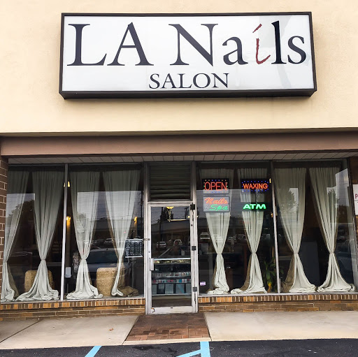 La Nail Salon logo