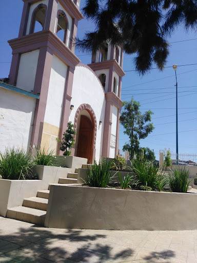 Iglesia Católica Virgen de Guadalupe, Adolfo López Mateos 3, Plan Libertador, 22707 Rosarito, B.C., México, Iglesia cristiana | BC